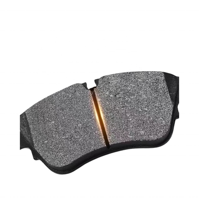VOYAH poursuit le modèle de voiture avec des plaquettes de frein à roues avant et arrière avec VOYAH brillant au mieux