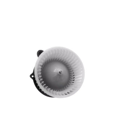 Le moteur à air chaud est équipé d'un ventilateur à air chaud.