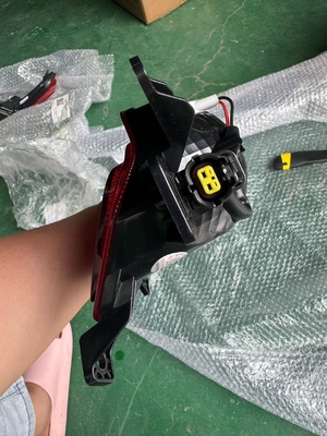 Changan CS55 Rétroviseur arrière lampe de brouillard arrière lampe de pare-chocs arrière 4116110-AWO1 12V Voltage