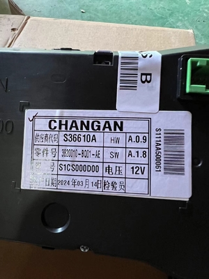 Tableau de bord pour les pièces détaillées de véhicules automobiles Changan X5 S1CS000D00